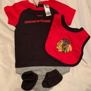 NHL Chicago Blackhawks One Piece, Bib & Slippers 18m
